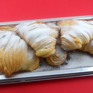 Sfogliatelle con crema e ricotta